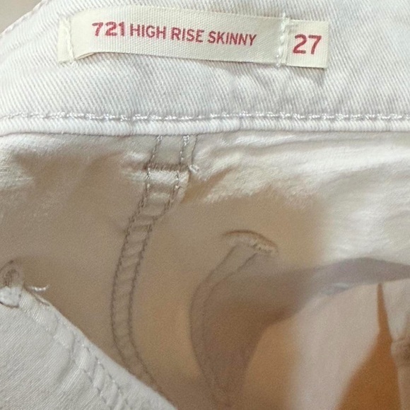 Levi’s 721 High Rise Skinny Cargo Jean in Cream/Off-White - Picture 5 of 5